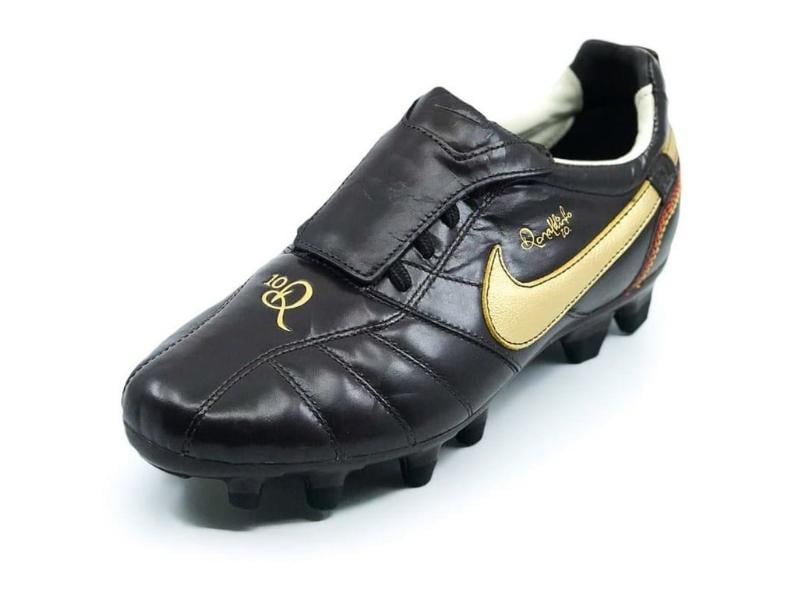 Giày đá bóng Nike Tiempo Ronaldinho 10R 